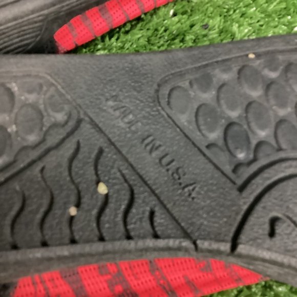 MTO Surf Shoes Red Black 10 - Picture 8 of 9